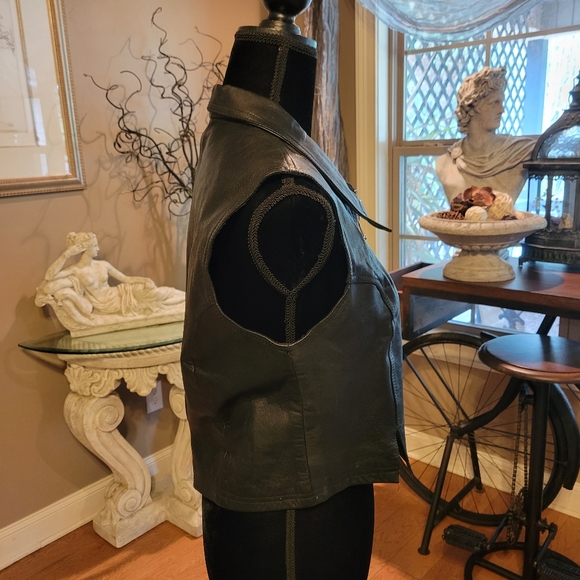 Leather Vest by New Identity in Large - Picture 8 of 12